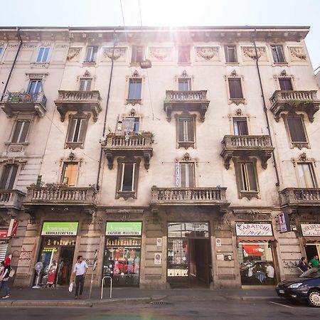 Loreto Charming Studio Milan Bagian luar foto