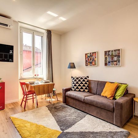 Loreto Charming Studio Milan Bagian luar foto