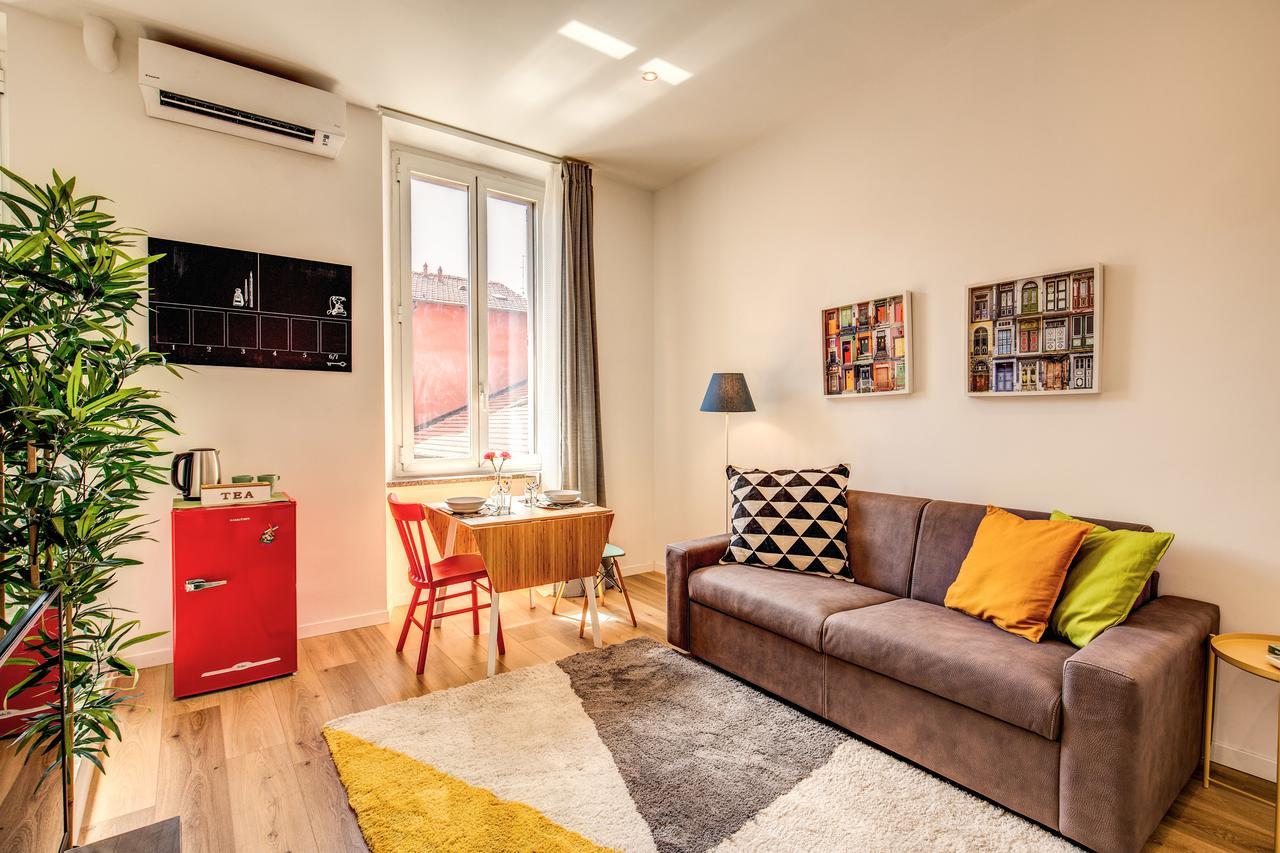 Loreto Charming Studio Milan Bagian luar foto