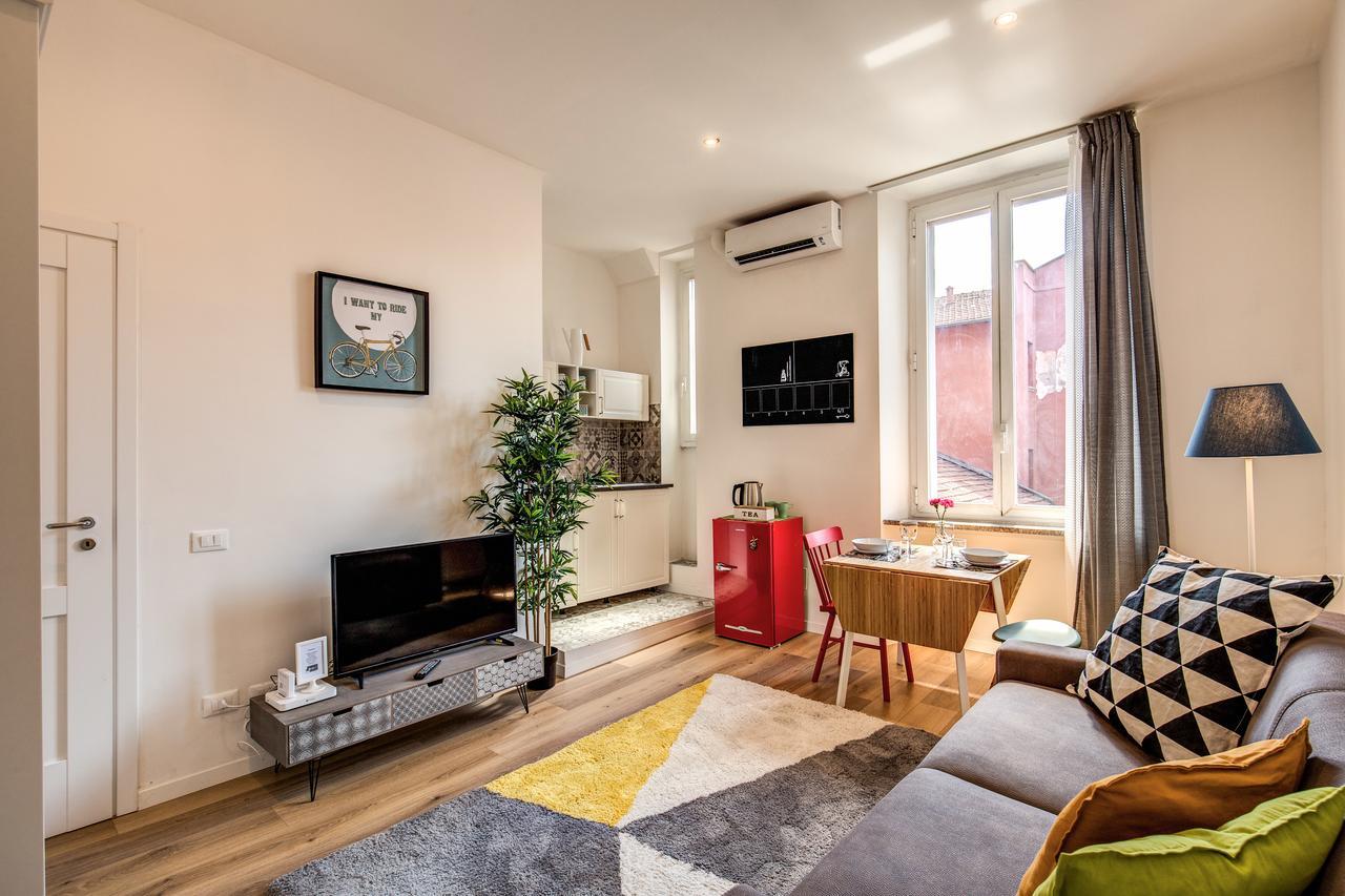 Loreto Charming Studio Milan Bagian luar foto