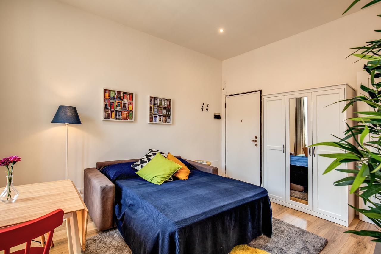 Loreto Charming Studio Milan Bagian luar foto